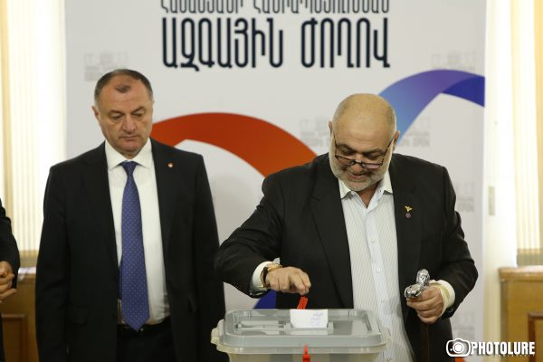 Սեյրան Սարոյանն`Արմեն Սարգսյանի մասին. «Ընենց չանենք, որ հավես չունենա տնից դուրս գա` գնա գործի»
