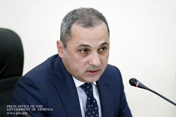 «Նիկոլի եւ իր ածանցյալների միակ խնդիրն այն է, որ Նիկոլը մնա որպես պաշտոնակատար ու մաքսիմում օգտագործի վարչական ռեսուրսը»․ Վահե Հակոբյան