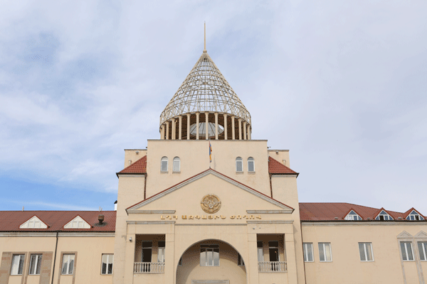 Արցախում խորը անհանգստություն կա վերջին օրերին Երևանում և այլ քաղաքներում ծավալվող իրադարձությունների շուրջ. ԱՀ քաղաքական ուժեր