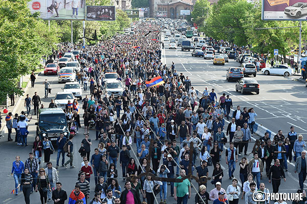 «Նիկոլ, ինչ կլինի մի հատ սելֆի, Նոր գյուղից եմ եկել»