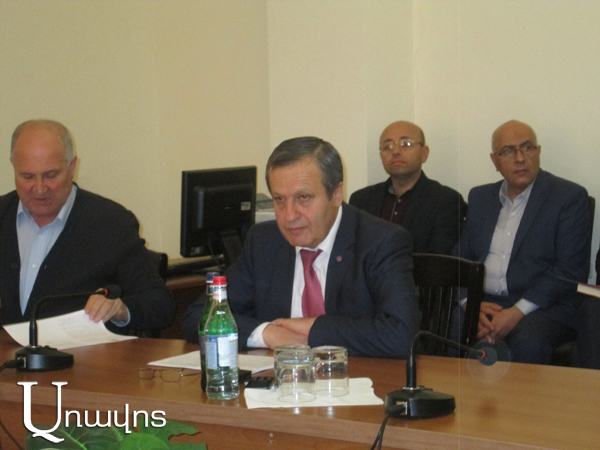 Ռաֆիկ Գրիգորյան. «Երեւի ինձ լավ չեք ճանաչում, իմ կենսագրությանը ծանոթ չեք»