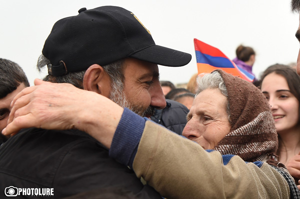 Ի՞նչ արեց Փաշինյանը, երբ թալինցիները ցանկացան գառ մորթել նրա ոտքերի առաջ