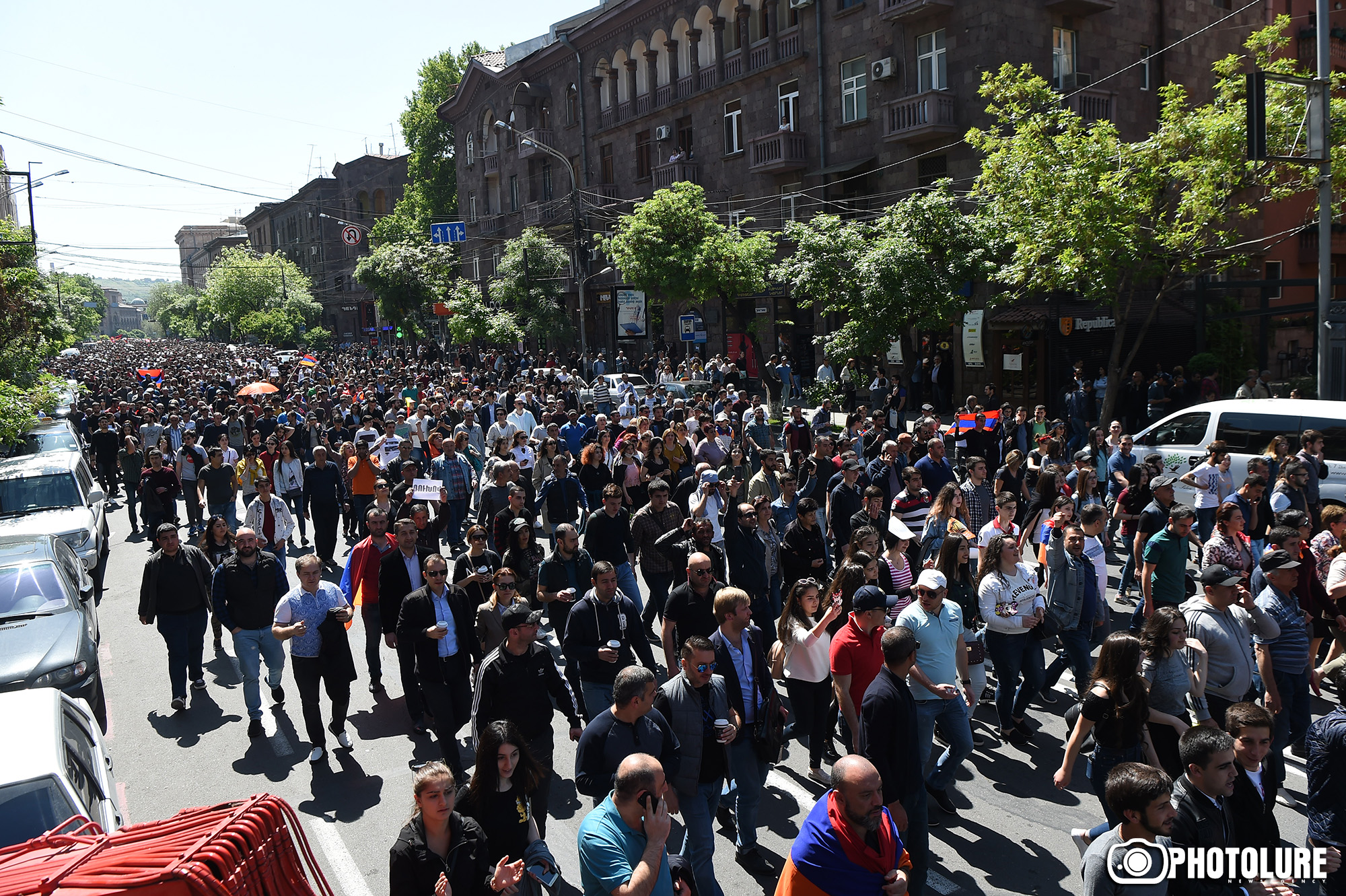 Ուջանցի ցուցարար. «Ուզում ենք Նիկոլը վարչապետ աշխատի, չկարողացավ, իրեն էլ կփոխենք»