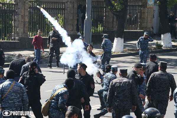 Խաղաղ եւ ոչ խաղաղ ցույցի սահմանը