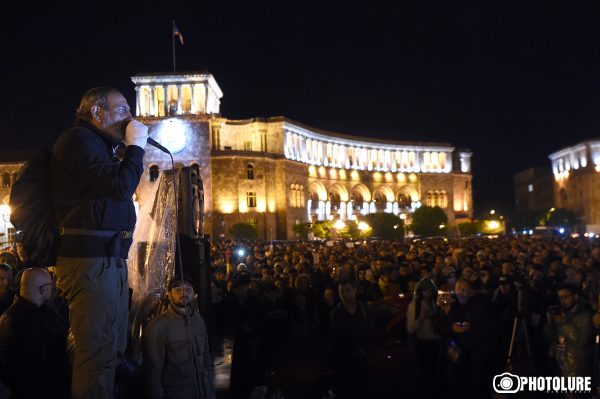 Հարցերն, այնուամենայնիվ, մնում են