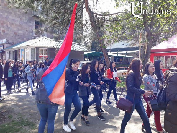 Բախում Վանաձորում՝ ոստիկանների եւ քաղաքացիների միջեւ