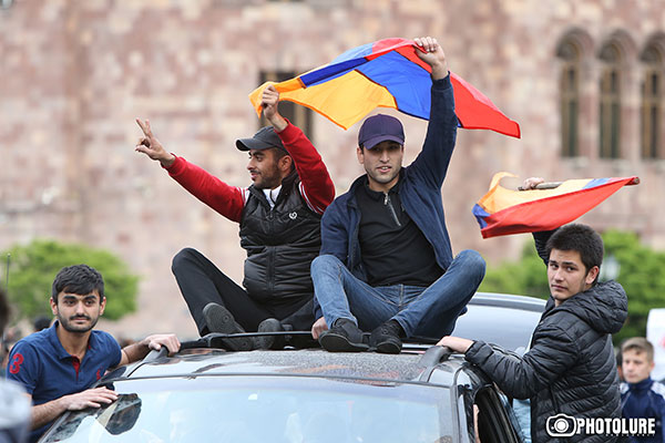 Հանրահավաքի կազմակերպիչներ՝ «Ավտոերթը դադարեցրեք եւ ավտոմեքենաները հրապարակից դուրս բերեք»