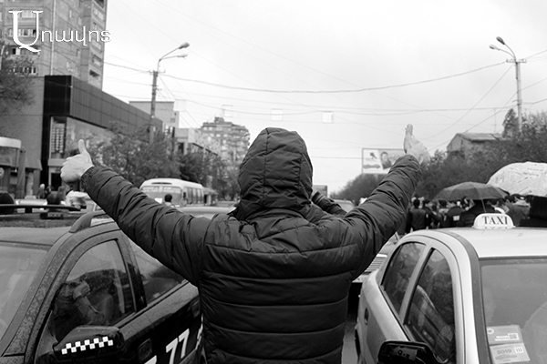 «Անոնք ցոյց տուին, թէ իրենք չեն առաջնորդուիր ժողովրդավարական սին լոզունգներով եւ կեղծաւոր արտայայտութիւններով». «Հայրենիք»