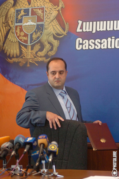 Հովհաննես Մանուկյան. «Մտերիմների պրեսինգը նոր իշխանության ներկայացուցիչների վրա պետք է վերացնել»