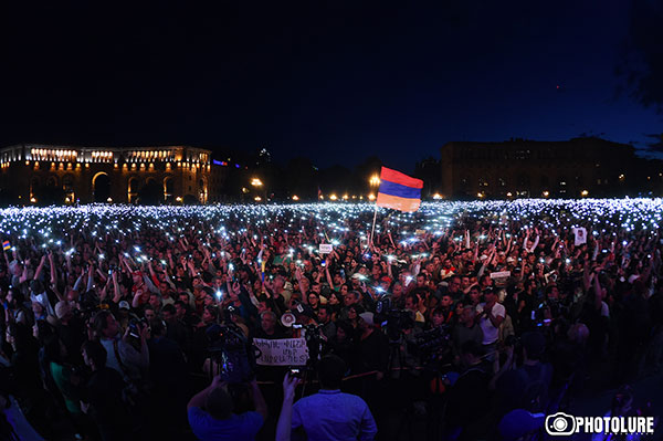 Հայաստանը հետ է վերադառնում ճգնաժամի. միջազգային մամուլ