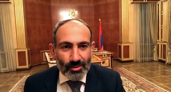 «Մամ, էս ձաձան ո՞վ է, որ ամեն գիշեր խոսում է հետդ». Փաշինյանի էջի զվարճալի մեկնաբանությունները (Ֆոտոշարք)