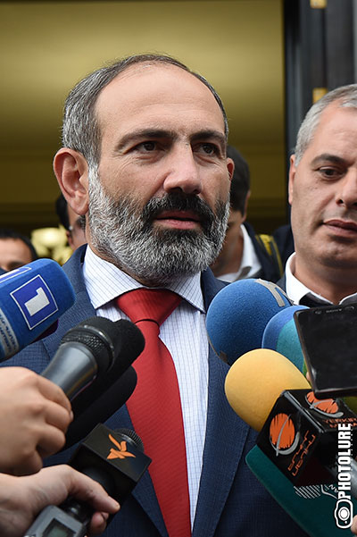 Փաշինյանը նախագահականի եւ կառավարության լրատվականների փոխարեն էլ է աշխատում