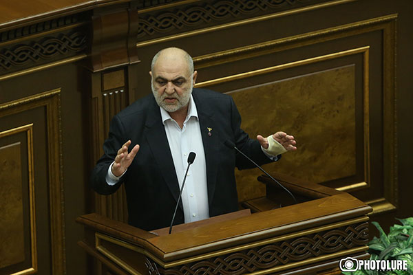 «Նիկոլ ջան, դու, որ հընցել ես իշխանության յանից, բա ե՞ս ինչ անեմ, Աշոտյանից ի՞նչ ընդդիմադիր, ա՛յ տնաշեն». Սեյրան Սարոյան