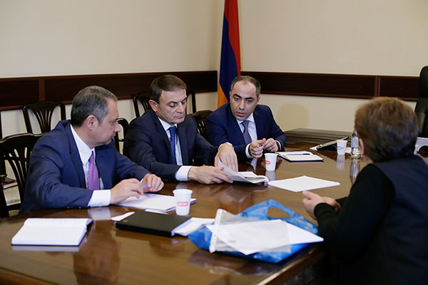 Քաղաքացիները ոստիկանության պետին են ներկայացրել իրենց հուզող հարցերը