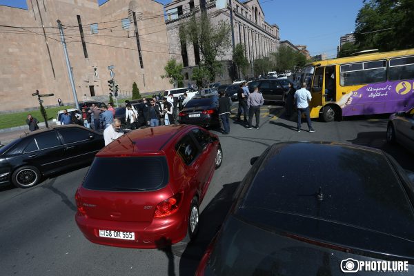 Փարաքարի դպրոցի ուսուցիչները միացան ցուցարարներին