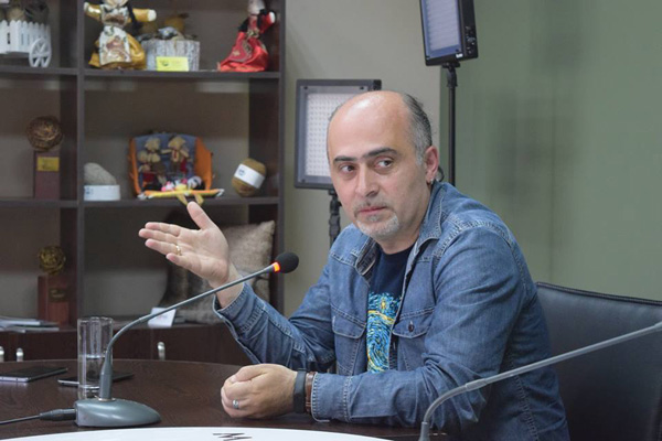 «Թվիթերն էլ էր շատ ակտիվացել. արդեն Հիտլերի բեղերով Փաշինյանի նկարներն են». Սամվել Մարտիրոսյան