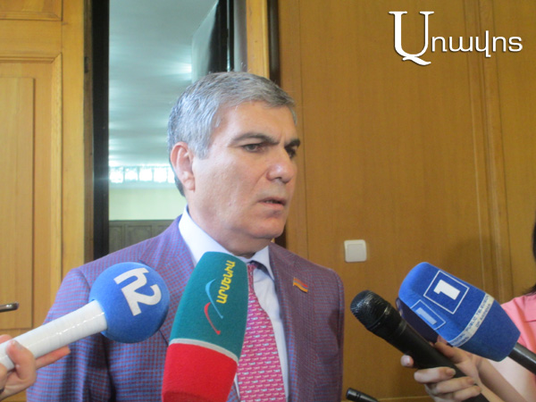 «Էն մարդիկ չե՞ն, որ զենք էին վաճառում Հոկտեմբերի 27-ի ոճրագործներին, էդ մարդիկ ամոթ ունենալու դեպքում չպիտի խոսեն»