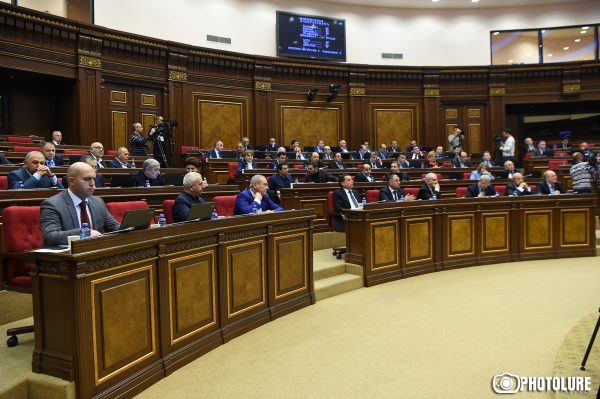Արմեն Աշոտյանը հորդորեց վարչապետին`այսուհետ այցերը պլանավորել` նկատի ունենալով իր սահմանադրական պարտավորությունները