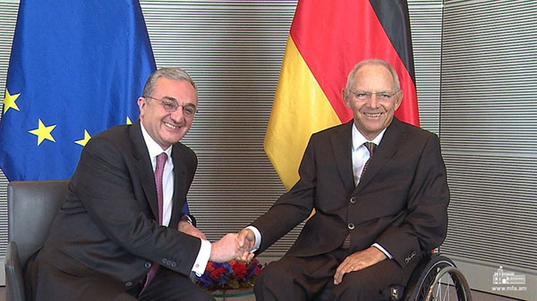 Գերմանիայի Բունդեսթագի նախագահը ողջունել է Հայաստանում տեղի ունեցած փոփոխությունների բացառապես խաղաղ բնույթը