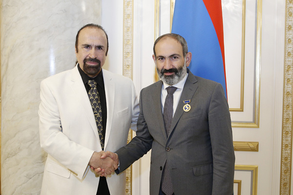 Նիկոլ Փաշինյանը պարգևատրվեց «Արվեստի խաղաղության» պատվո ոսկե մեդալով