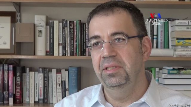 Թուրքական մամուլը փորձում է նսեմացնել հայ տնտեսագետ Տարոն Աճեմօղլուի հեղինակությունը