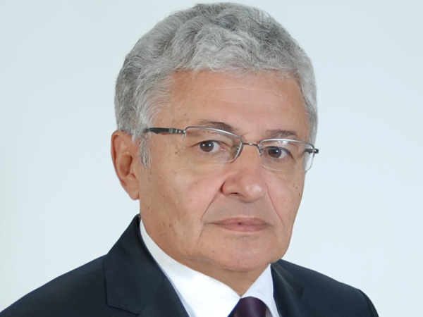 ԵՊՀ պրոֆեսոր. «Եկեք Նիկոլից ավելի Նիկոլ չլինենք»