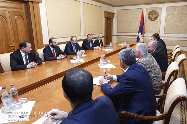 Անդրադարձ փոխգործակցության ընդլայնմանն ու խորացմանը՝ Բակո Սահակյանի և Նիկոլ Փաշինյանի մասնակցությամբ հանդիպմանը