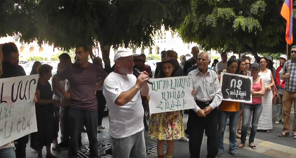 Ամուլսարի ցուցարար. «Եթե պետք լինի հանուն մեր լեռների, «սաբոտաժնիկ» էլ կդառնանք»