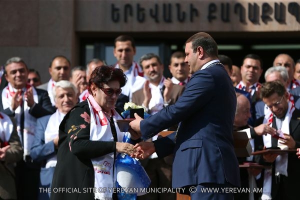 «Ինձ համար ամենաընդունելի քաղաքապետը Տարոն Մարգարյանն է եղել». Կարինե Դանիելյան