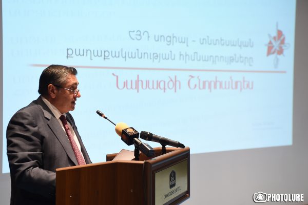 «Վարչապետին էլ եմ զեկուցել՝ ինչքան են թուրքերը օգնում իրենց գյուղացիներին, ինչքան ենք մենք օգնում». Գյուղատնտեսության նախարար