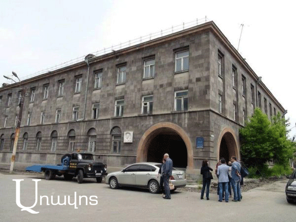 Գալուստ Սահակյանի որդիների երազած շենքը Գյումրիում արդեն տեր ունի