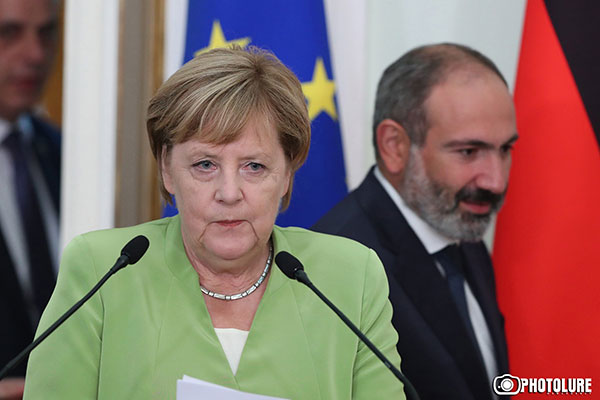 Մերկելը կոչ է արել համաձայնության գալ մարդասիրական դադարի հարցում՝ զոհված զինվորների մարմինները մարտական ​​գոտուց դուրս բերելու համար