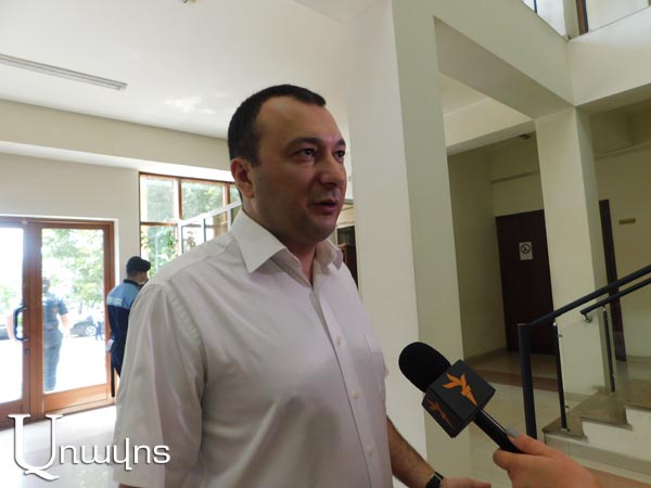 Էնֆիաջյանը՝ Գեւորգ Պետրոսյանի քննադատության, Բոստանջյանի մանդատը վայր դնելու եւ Քոչարյանի մասին