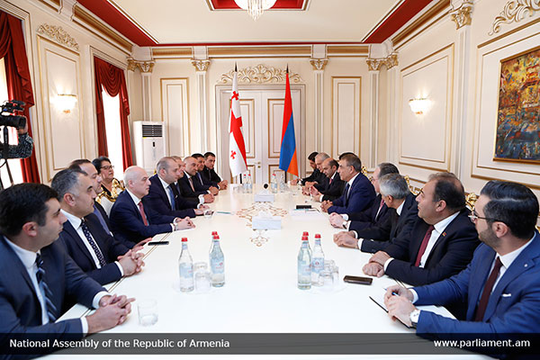 Վրաստանի վարչապետը երկկողմ քաղաքական հարաբերությունների բարձր մակարդակին զուգահեռ անհրաժեշտ է համարել տնտեսական ոլորտում փոխշահավետ համագործակցության խորացումը