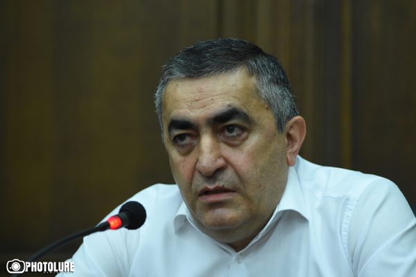 «Պետք է հստակեցվի, որ Հայաստանը չի փորձում խուսափել բանակցություններից». Արմեն Ռուստամյան