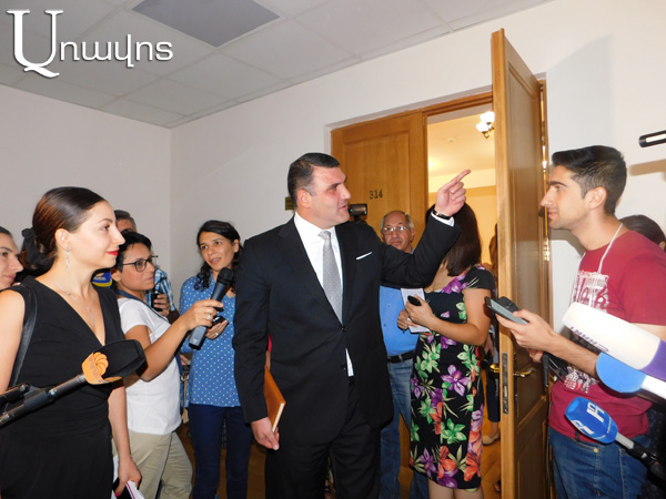 Կոստանյանը «Yerevan.today»-ի խուզարկության համար ասաց, որ ԶԼՄ գործունեությունը չպետք է խաթարեն, հիշեցրին՝ բա որ հեռուստաընկերություն էին փակո՞ւմ