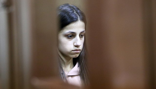 Հոր սպանության մեջ մեղադրվող Անգելինա Խաչատուրյանին ազատ են արձակել