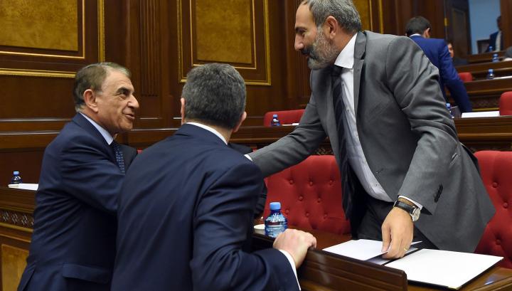 Հանդիպել են Նիկոլ Փաշինյանը եւ Արա Բաբլոյանը