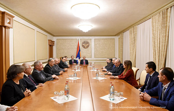Բակո Սահակյանը ընդունել է Ֆրանսիայի Առնուվիլ քաղաքի պատվիրակությանը՝ քաղաքապետ Պասկալ Դոլլի գլխավորությամբ