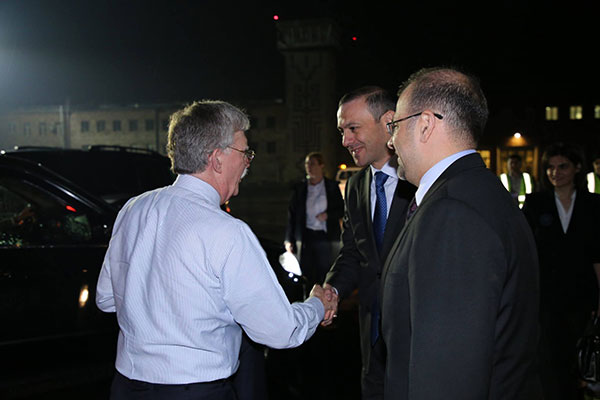 Ջոն Բոլթոնը ժամանեց Երևան. Քննարկվելու է երկկողմ օրակարգային հարցերի լայն շրջանակ