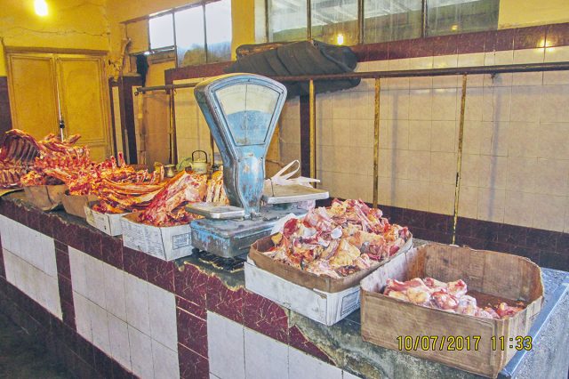 Գումի շուկայի հարևանությամբ վաճառվող ձիու միսը եւ կասկածելի թարմության տավարի միսը ոչնչացվել է