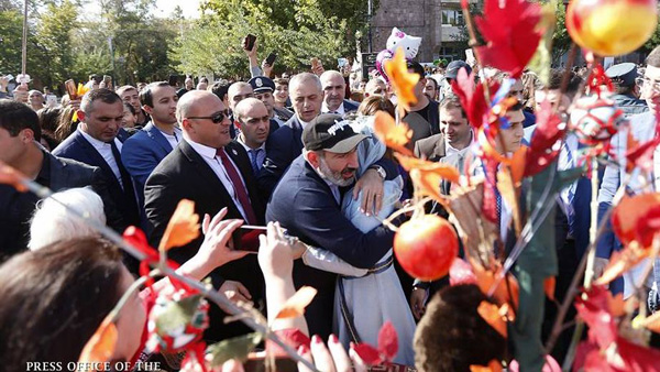 Տատիկ-պապիկների ջերմ սիրուց առավել կարեւոր բաներ կան՝ գիտակ, մտածող, համարձակ մարդկանց կարծիքները. «Հրապարակ»