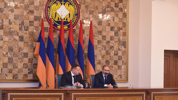 Կես քայլ մնաց՝ մինչեւ ժողովուրդների հայր դառնալը. «Հրապարակ»