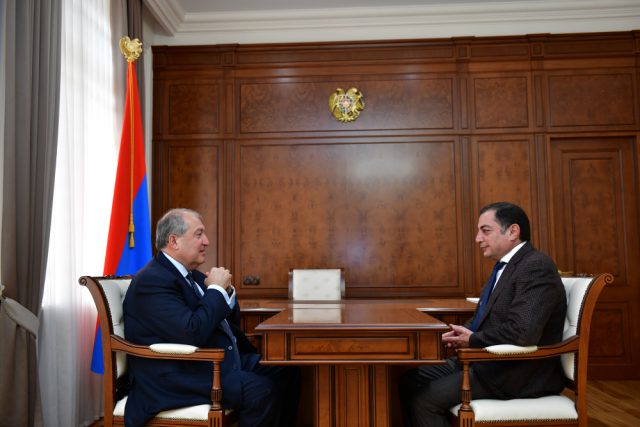 Հանրապետության նախագահը հանդիպել է ՀՀԿ խմբակցության ղեկավար Վահրամ Բաղդասարյանի հետ