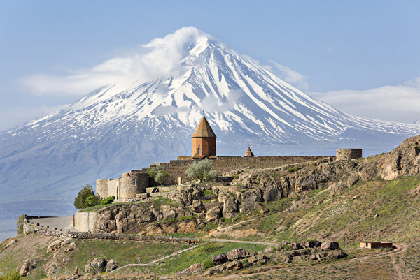 Պետք չէ արհեստական անջրպետ ստեղծել եկեղեցու եւ պետության միջեւ