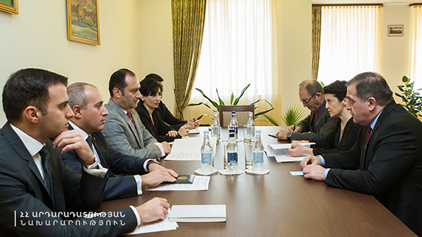 Հանդիպման ընթացքում կողմերը անդրադարձել են Վրաստանի եւ Հայաստանի միջև դատապարտյալների փոխանակմանն առնչվող ընթացակարգերին