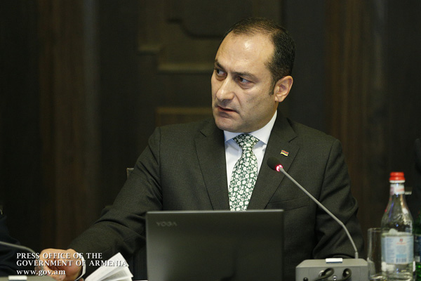 «Դաշտային քաղաքական գործիչները կարող է սրանից չհասկանան». Զեյնալյանը՝ Դավիթ Շահնազարյանին