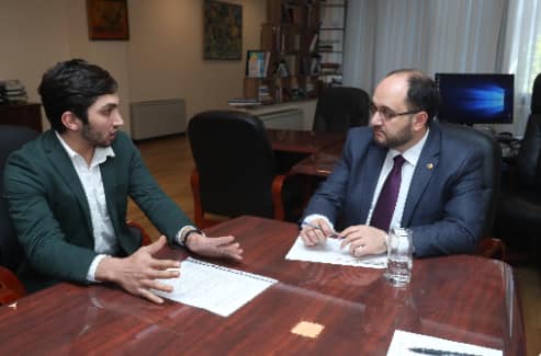 Արայիկ Հարությունյանը չմեկնաբանեց տրանսգենդերի հետ հանդիպումը եւ իր հրաժարականի լուրը