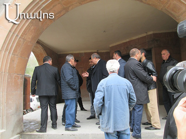 «Կացին» մականունով գյումրեցի մուրացկանի ու փողոցում աշխատող շինարարի զրույցը ՀՀ նախագահի հետ