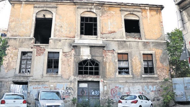 Ստամբուլի պատմական հայկական Խորենյան դպրոցի շենքը կարող է հյուրանոցի վերածվել. Ermenihaber